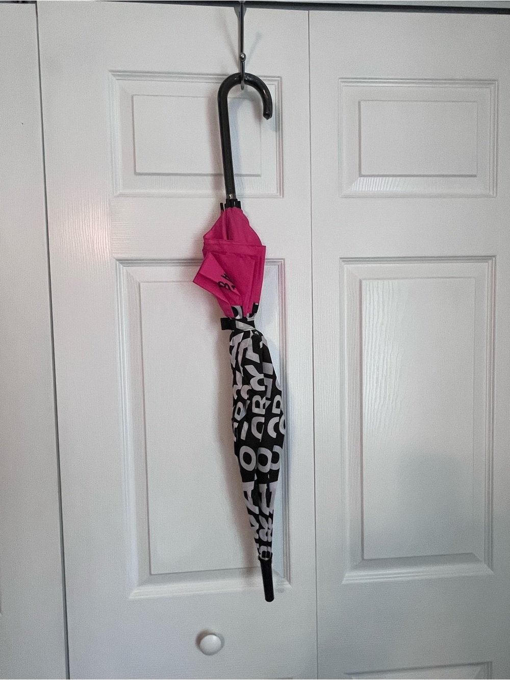 Victoria's Secret Black, White & Hot Pink Logo Umbrella - Picture 2 of 6